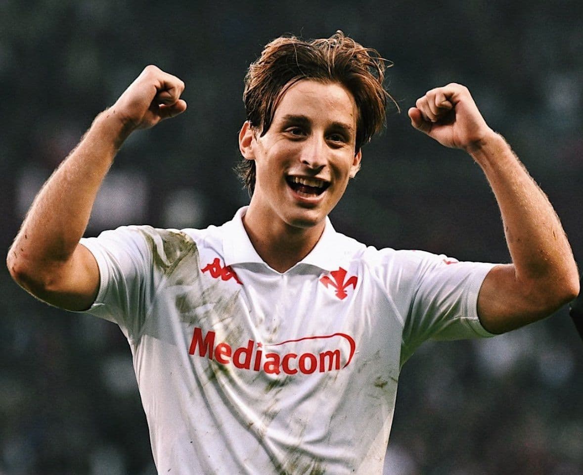 Fiorentina’s Edoardo Bove Hospitalized After On-Field Collapse