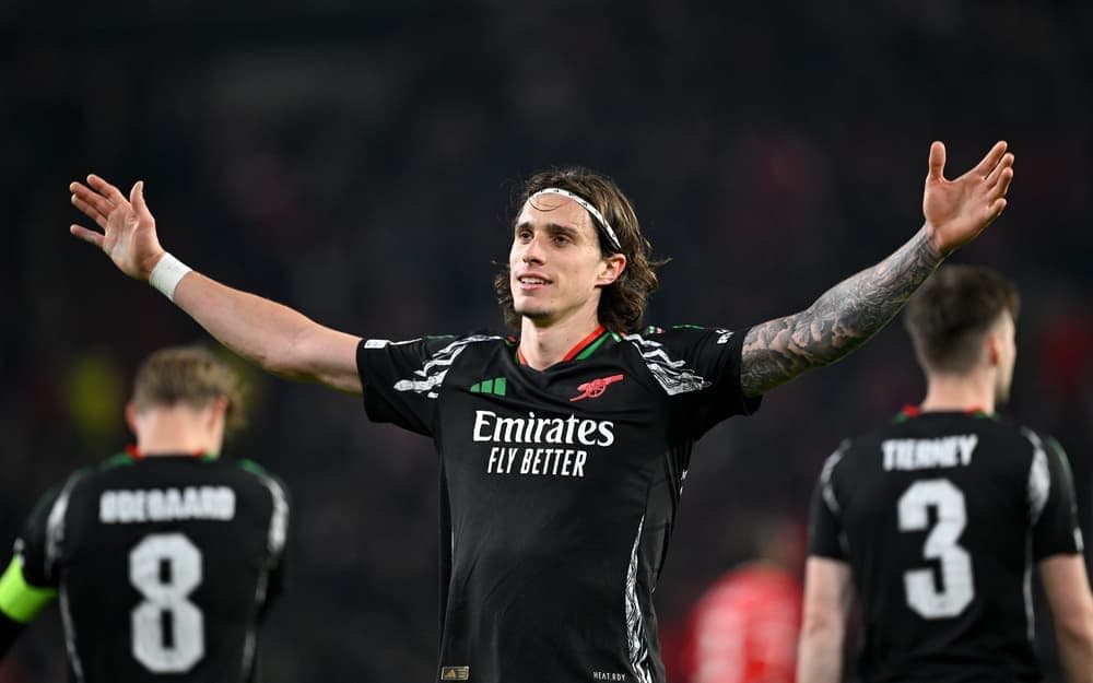Arsenal swept aside the Dutch champions in Eindhoven, as Real Madrid hurts Athletico Madrid in Champions League first leg with Dortmund being held at home by Lille